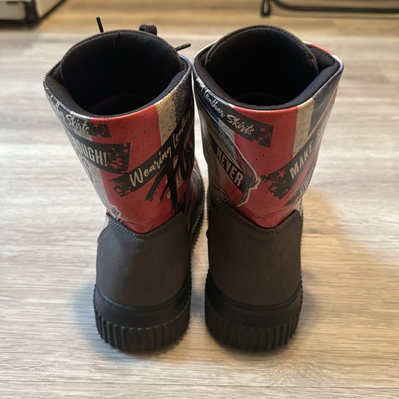 Worn once indoors, purchased in Italy but too small for me. Waterproof, vinyl. - Picture 4 of 6